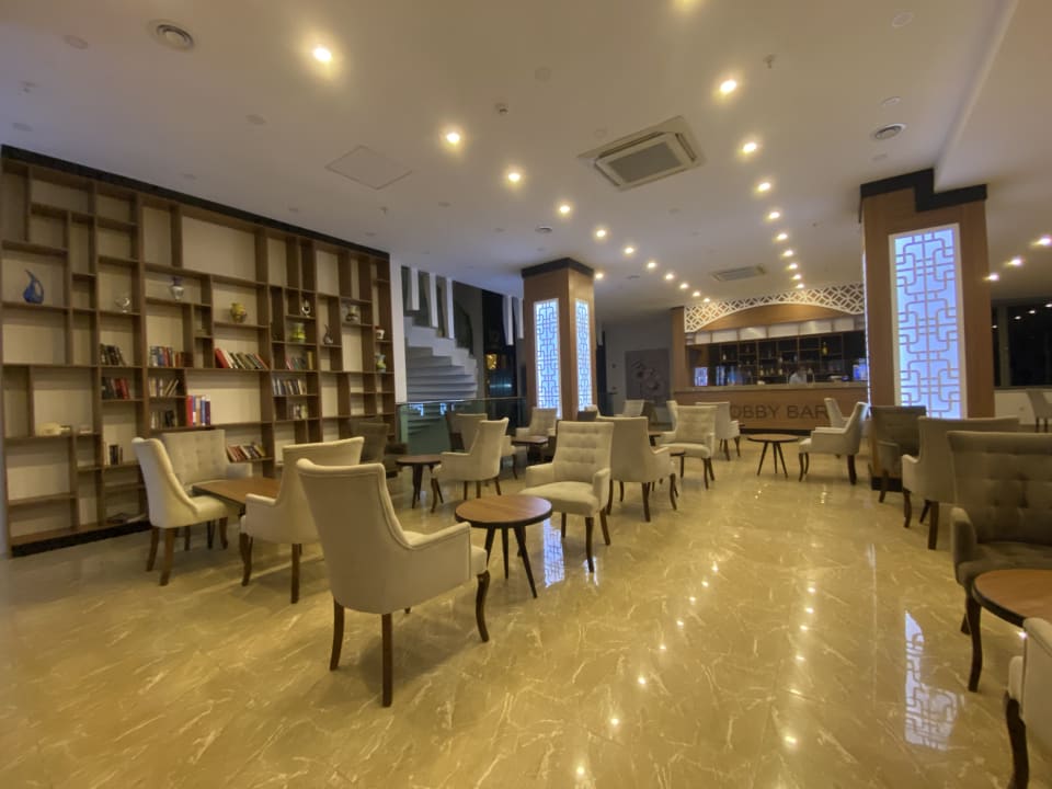 Lobby Maya World Park Hotel