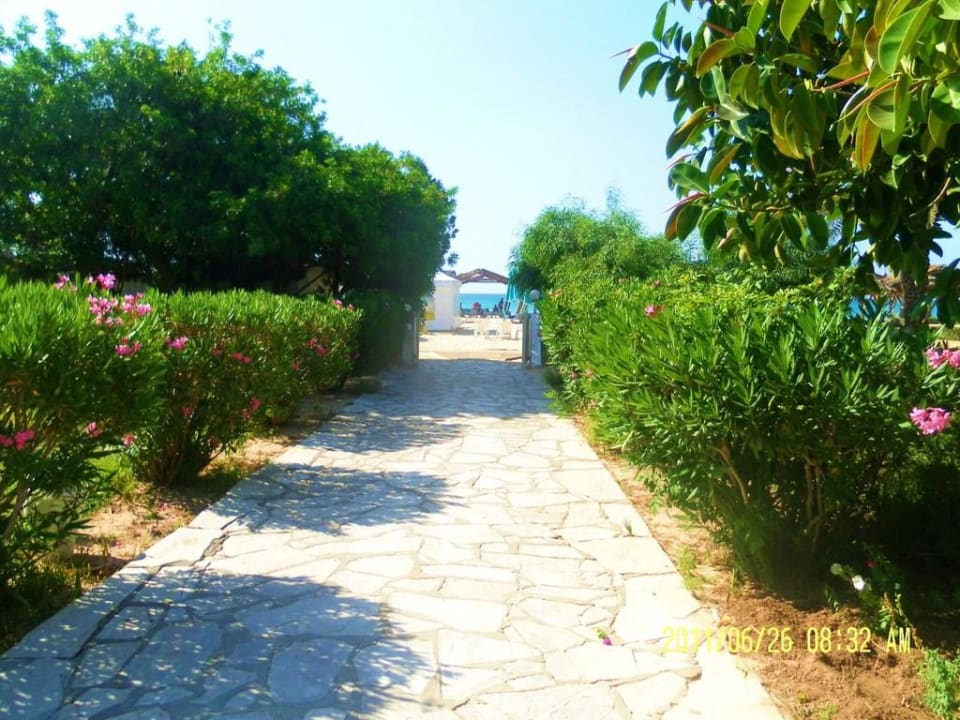 Richtung Strand The Orangers Beach Resort and Bungalows