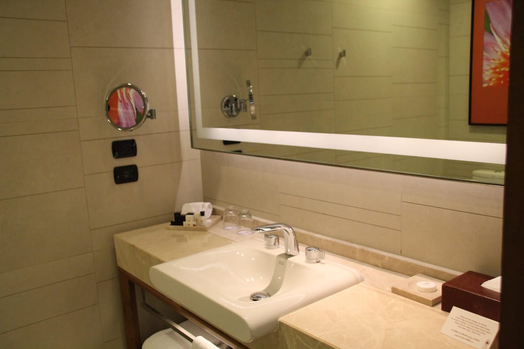 Badezimmer Eastin Grand Hotel Sathorn