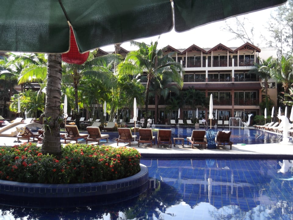 Mittel zwischen beiden Pools  Best Western Premier Bangtao Beach Resort & Spa