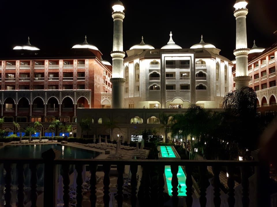 Außenansicht Royal Taj Mahal Hotel