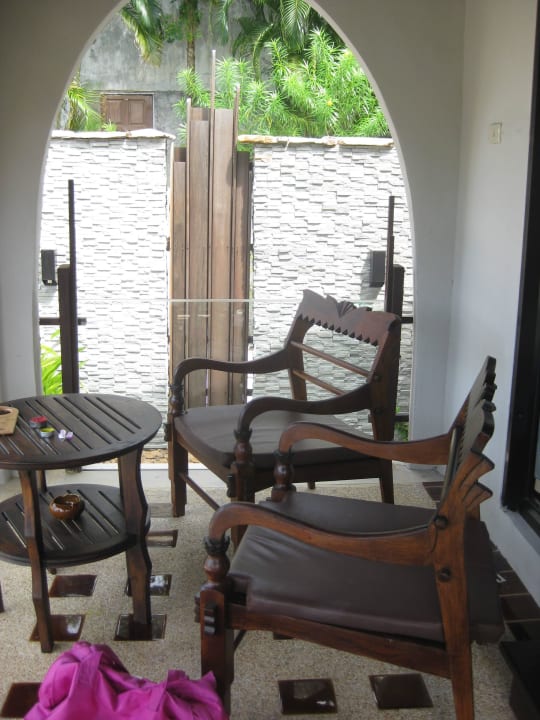 Sitzmöbel auf der Veranda / Poolvilla Panviman Resort Koh Phangan