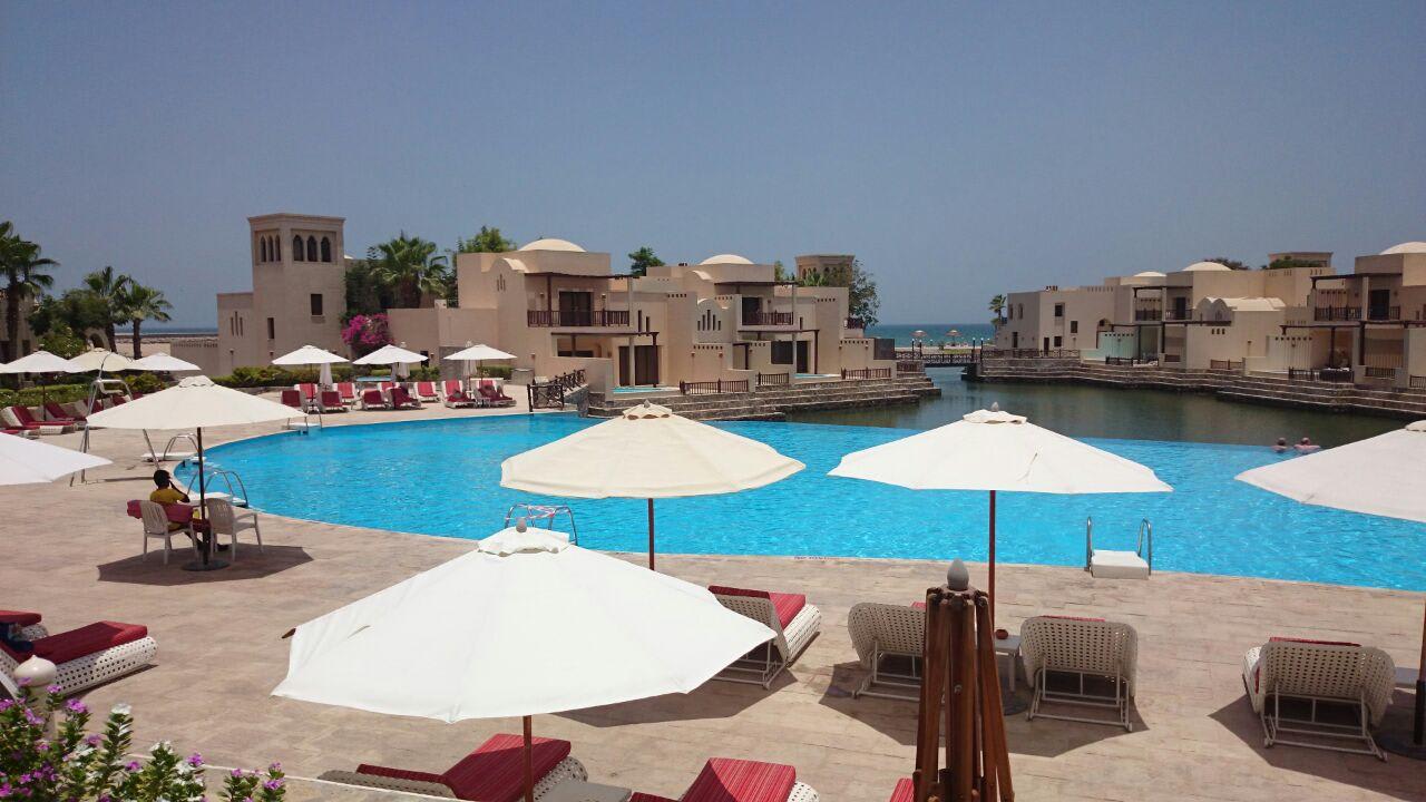 Pool The Cove Rotana Resort