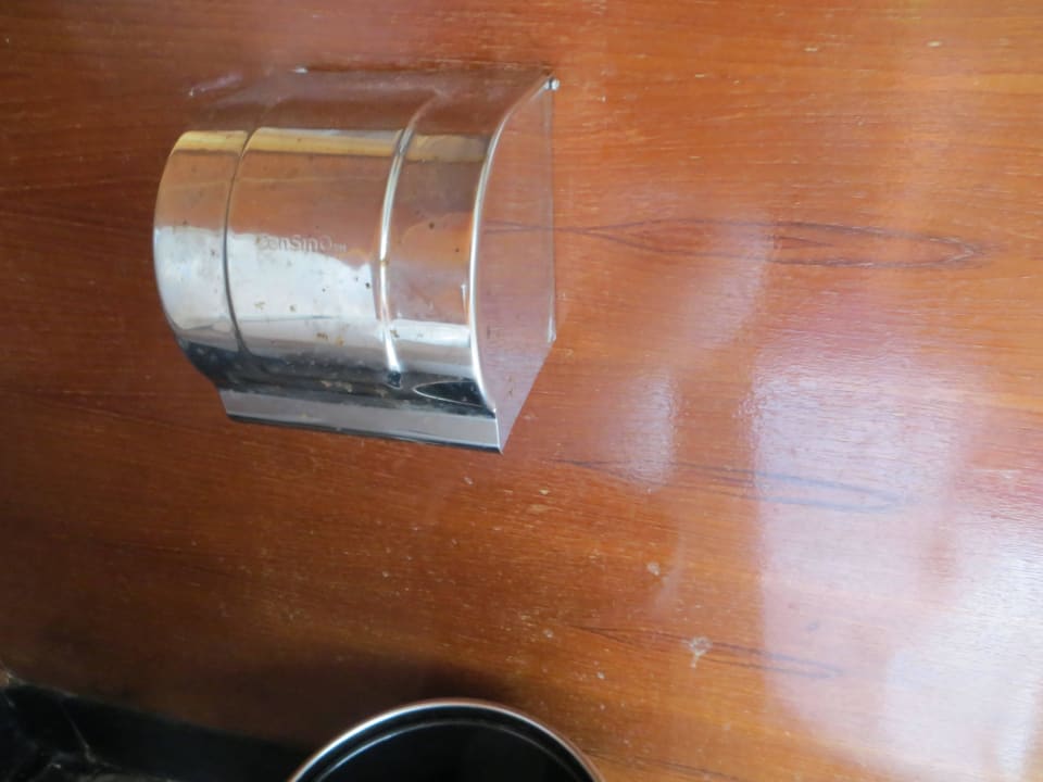 Verdreckter Toilettenpapierhalter Adaaran Select Hudhuran Fushi - Premium All Inclusive