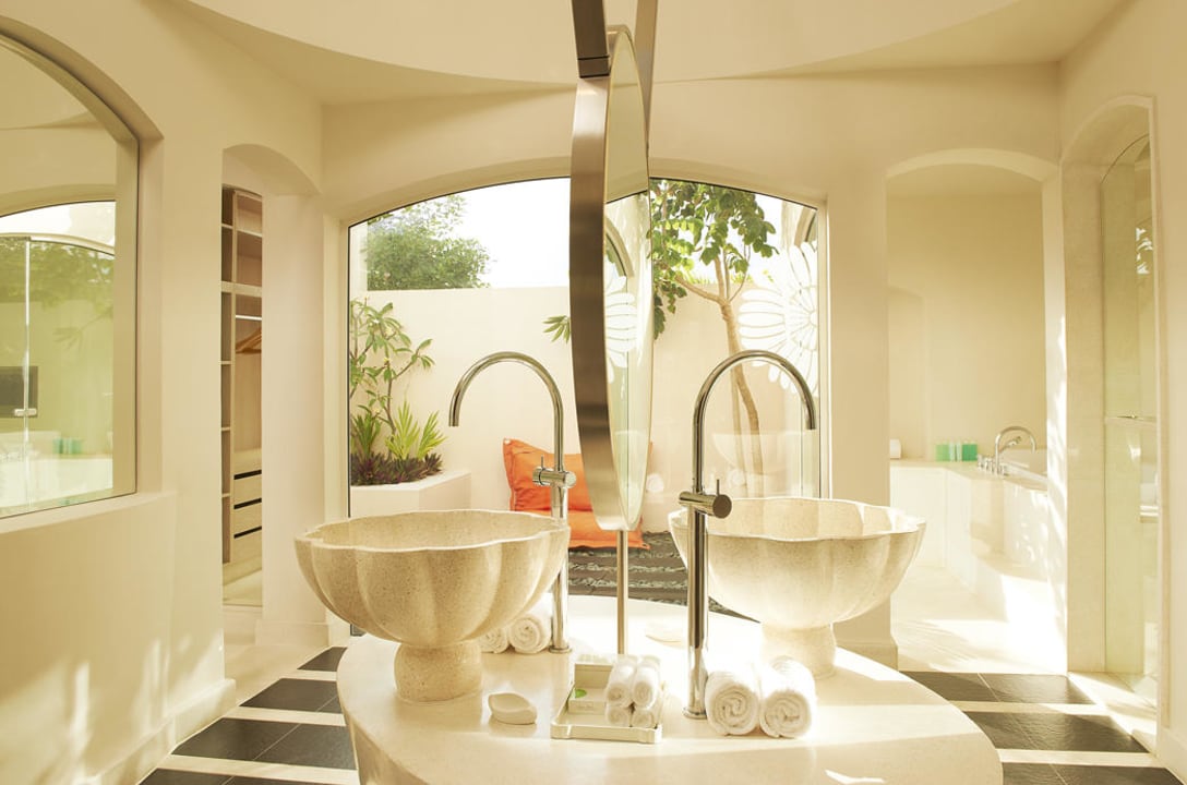 Beach Suite Bathroom SO/ Mauritius Hotel