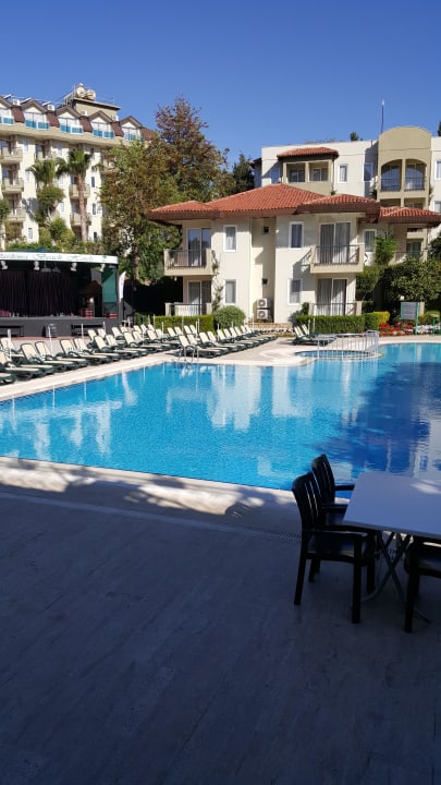 Blick vom Zimmer Richtung Restaurant Hotel Gardenia Beach