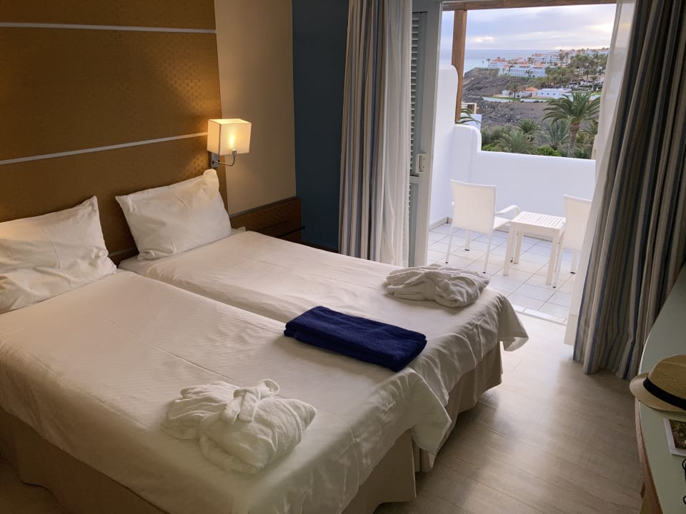 Zimmer ROBINSON ESQUINZO PLAYA