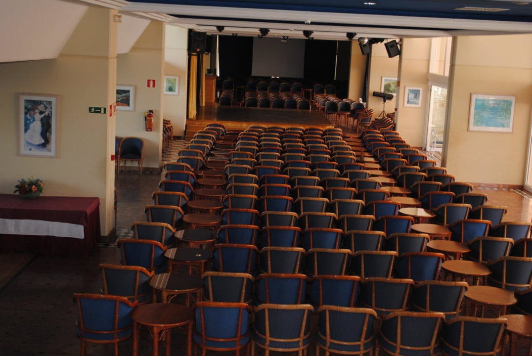 Das Theater Hotel Riu Oliva Beach Resort