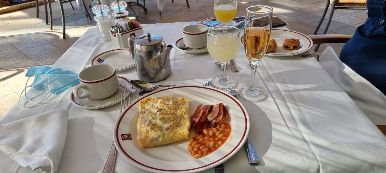 Gastro Constantinou Bros Athena Beach Hotel