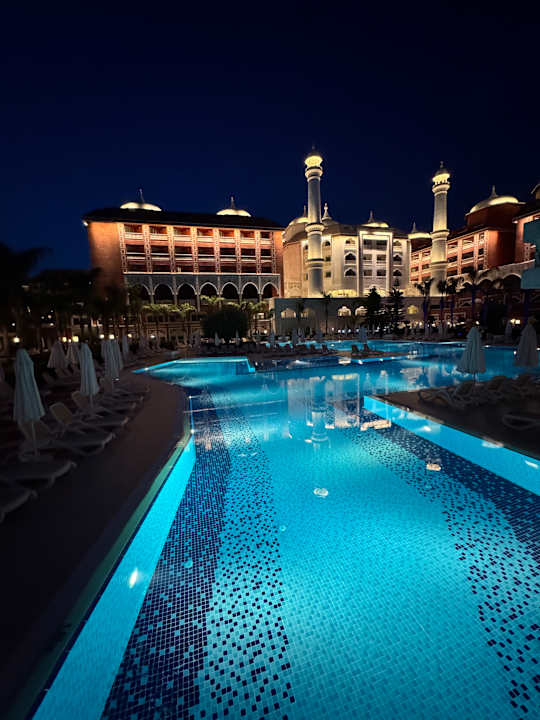 Pool Royal Taj Mahal Hotel