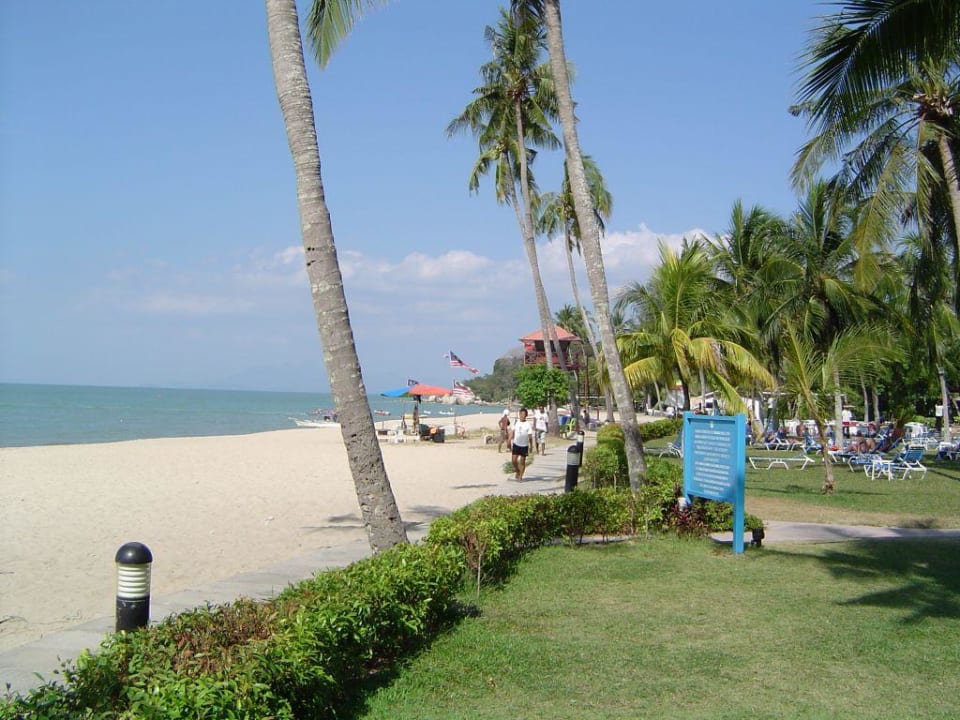 Strand Hotel Shangri-La Golden Sands Resort