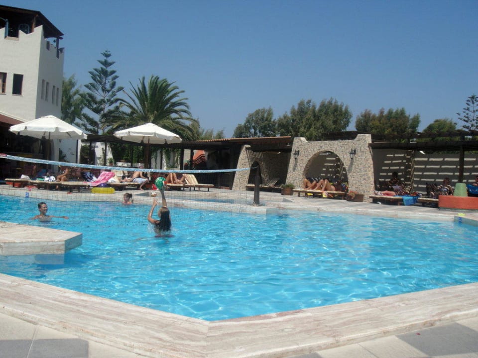 Poolbereich Gaia Garden Hotel