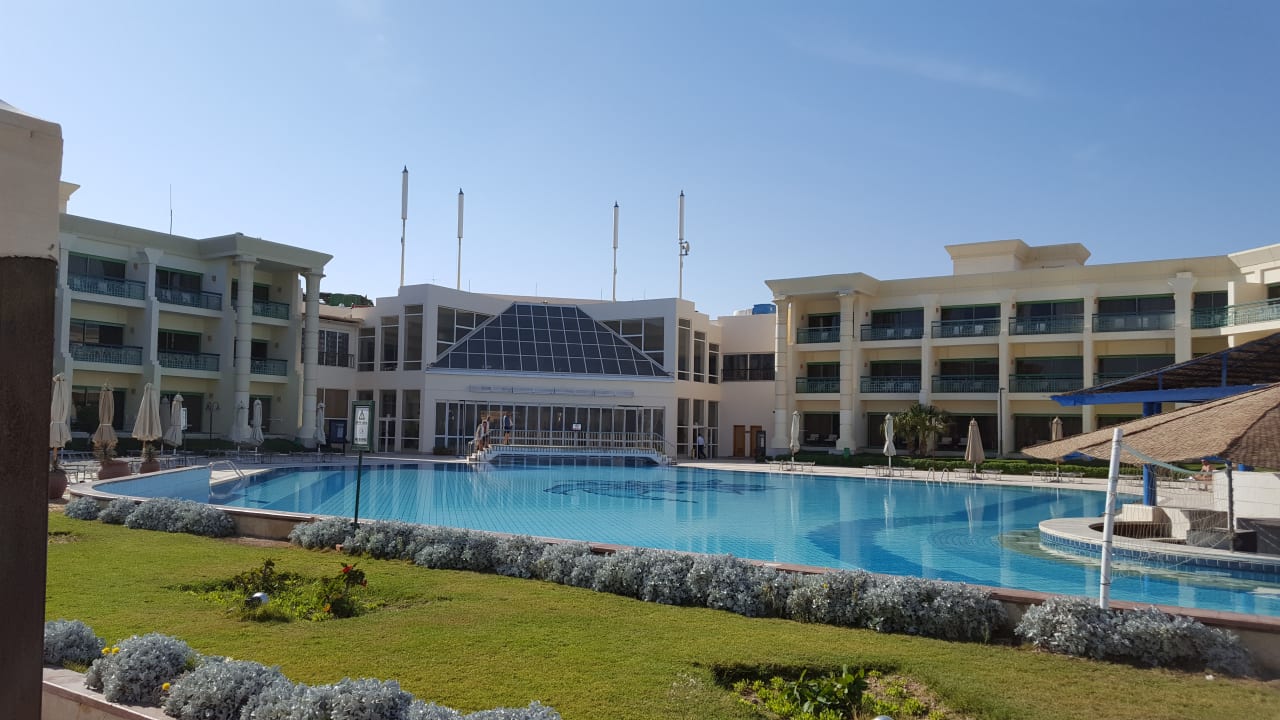 Pool Swiss Inn Resort Hurghada