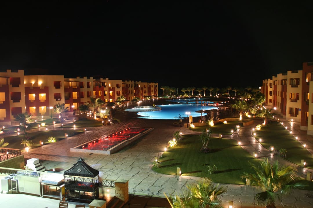 Blick von der Terrasse auf die Anlage Casa Mare Resort