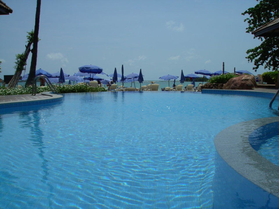 Ein sehr schöner Blick vom Pool Samui Natien Resort