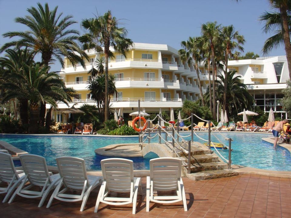Pool mit Blick auf die Suite Iberostar Waves Playa de Muro