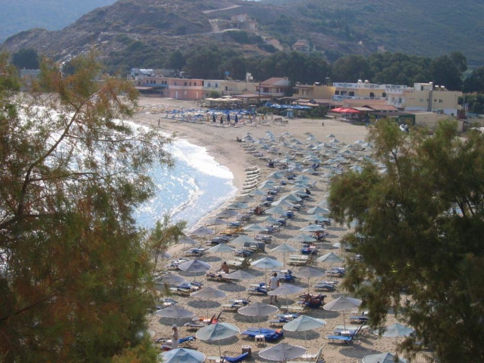 Hotelstrand vom Pool aus Fodele Beach & Water Park Holiday Resort