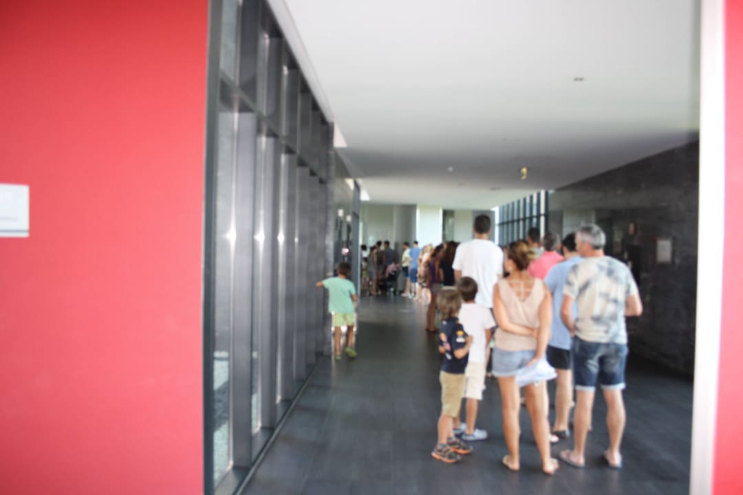 Warteschlange vor Restaurant Hotel Vila Galé Lagos