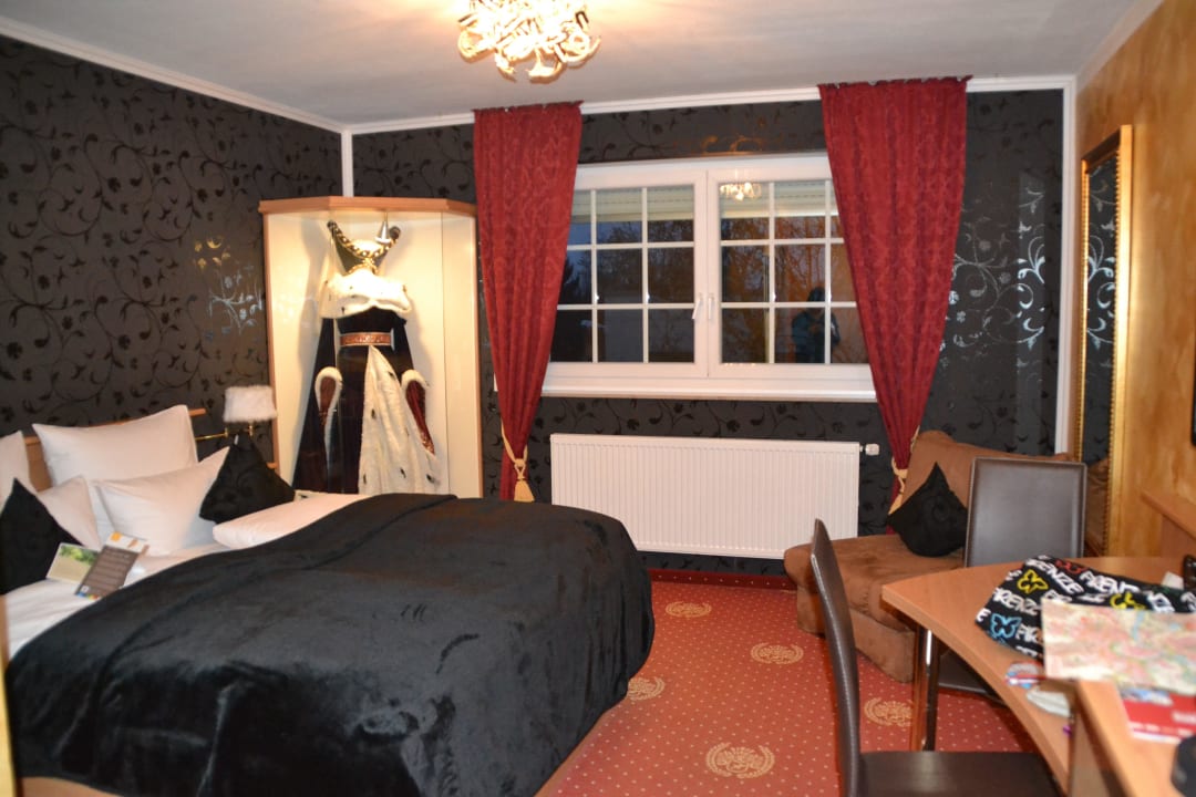 Themenzimmer "Königin Isabeau" BLOCK Hotel & Living