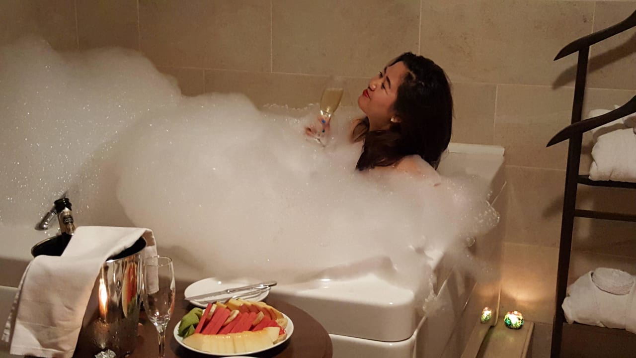 Jakuzzi at Exotic Spa Exotic Hotel & Spa