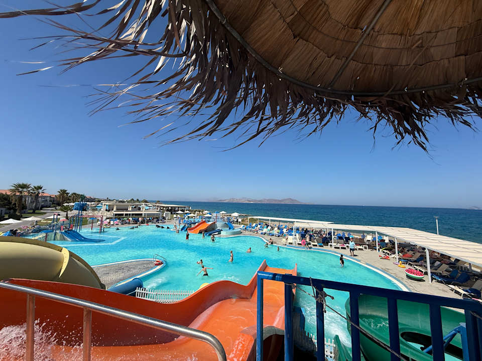 Außenansicht White Olive Marine Aquapark