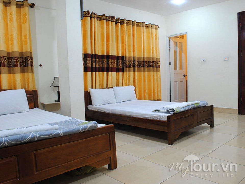 Family Room Hoàng Kiên Hotel