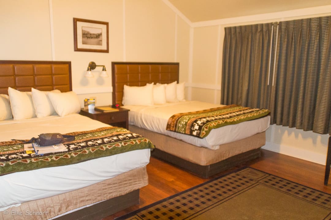 Zimmer Mammoth Hot Springs Hotel