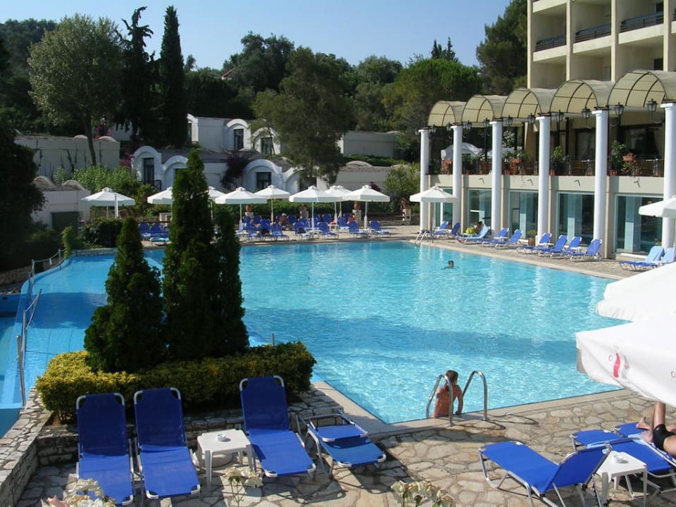 Einer der Pools Grecotel LUXME Daphnila Bay