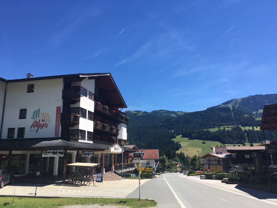 Außenansicht Garni Hotel - Das Alpin Kaiserzeit