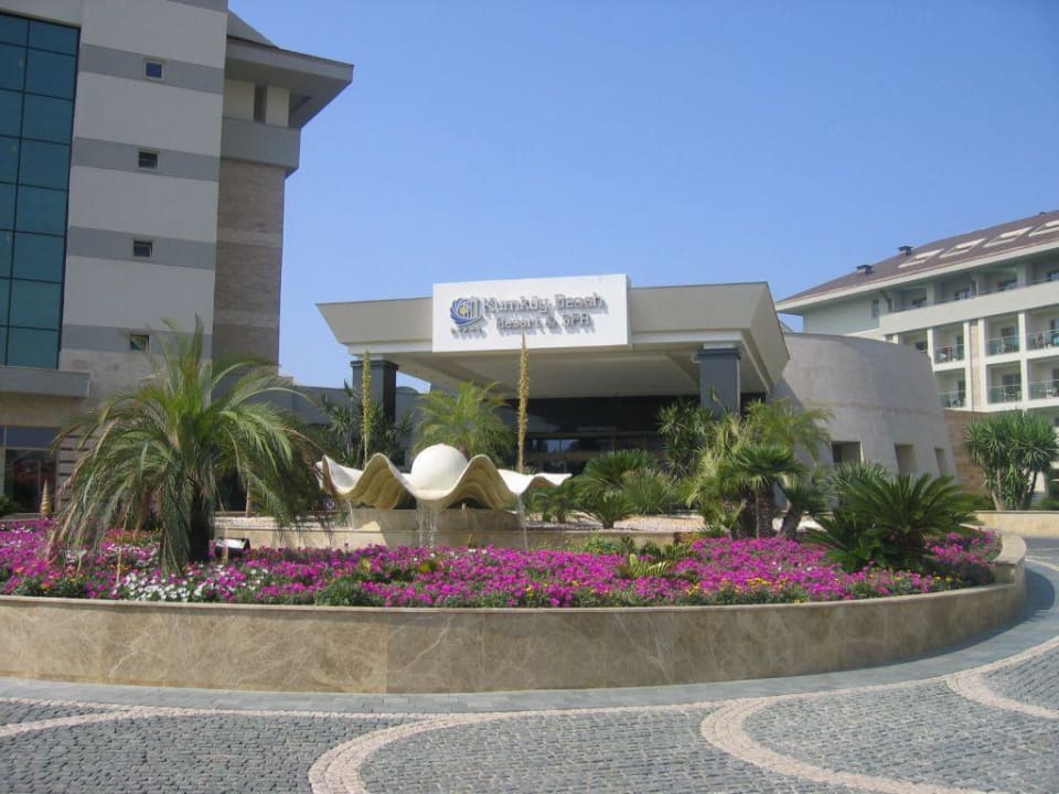 Haupteingang ins Hotel Sunis Kumköy Beach Resort Hotel & Spa