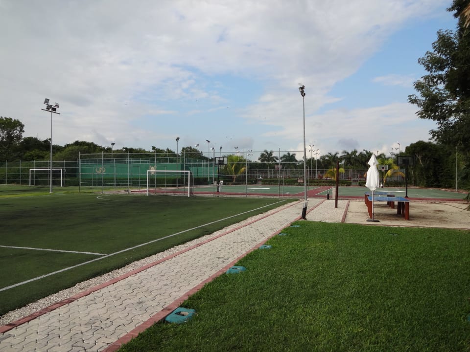 Fussball und Tennis TRS Yucatan Hotel - Adults only
