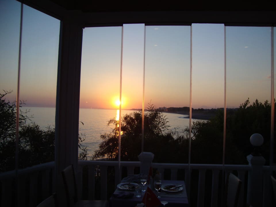 Sonnenuntergang Flora Garden Beach Hotel ( 16+ Adults Only )