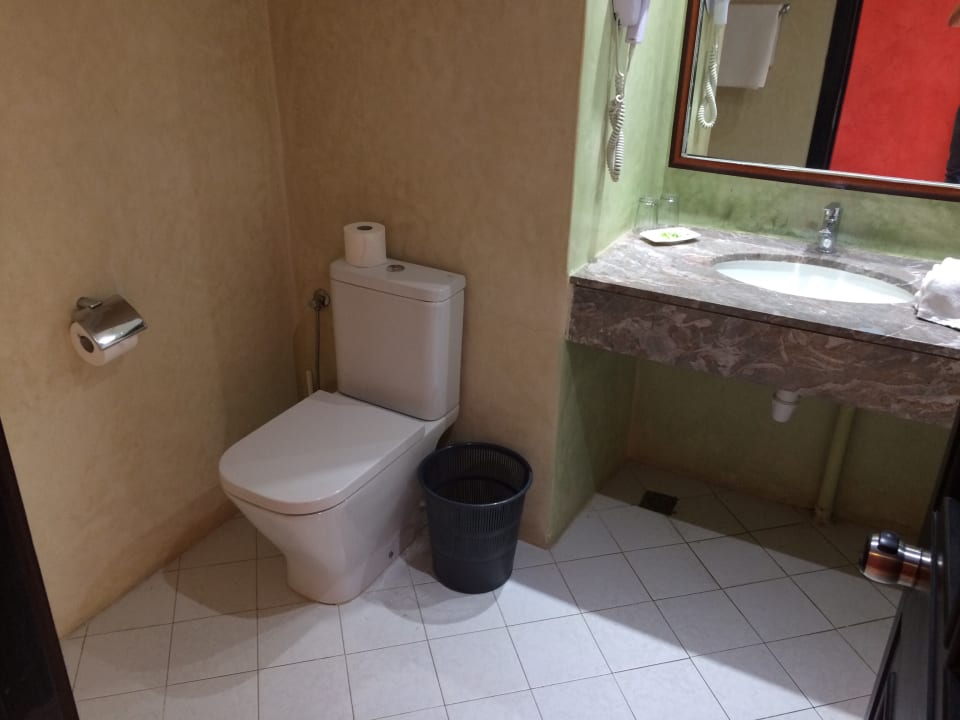 Zimmer Anezi Tower Hotel