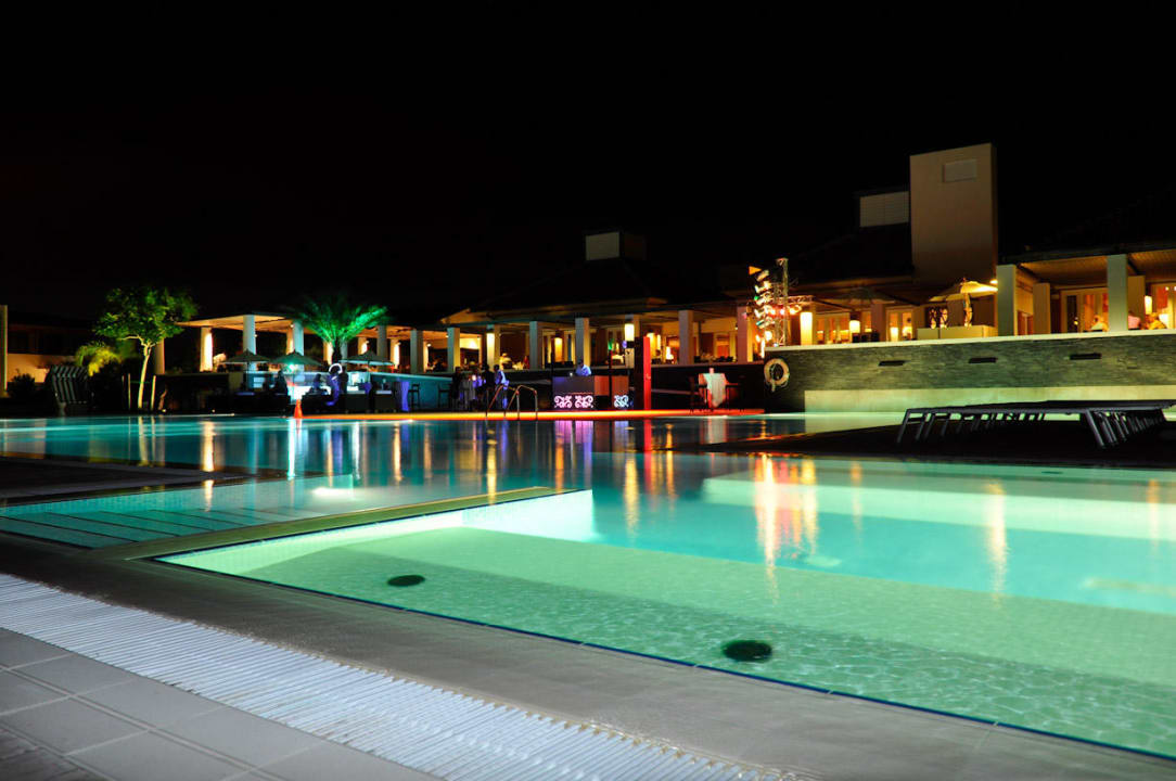 Abendstimmung am Pool ROBINSON QUINTA DA RIA