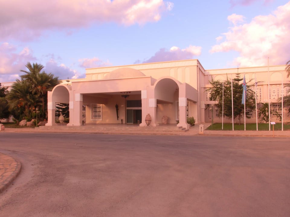 Hoteleingang Zita Beach Resort