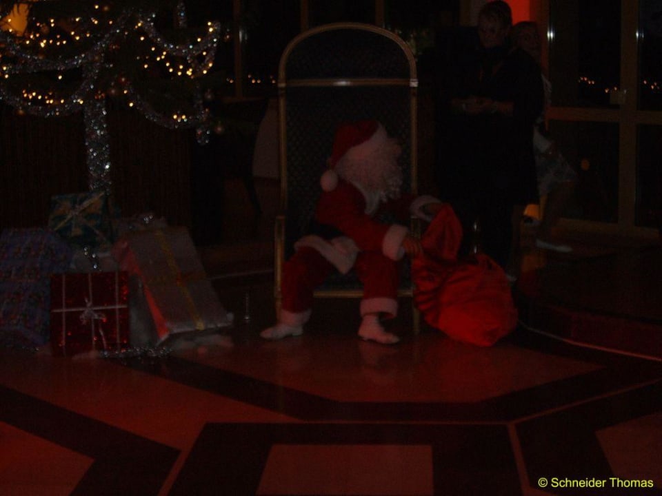 Weihnachtsmann mit Geschenken Asteria Family Belek