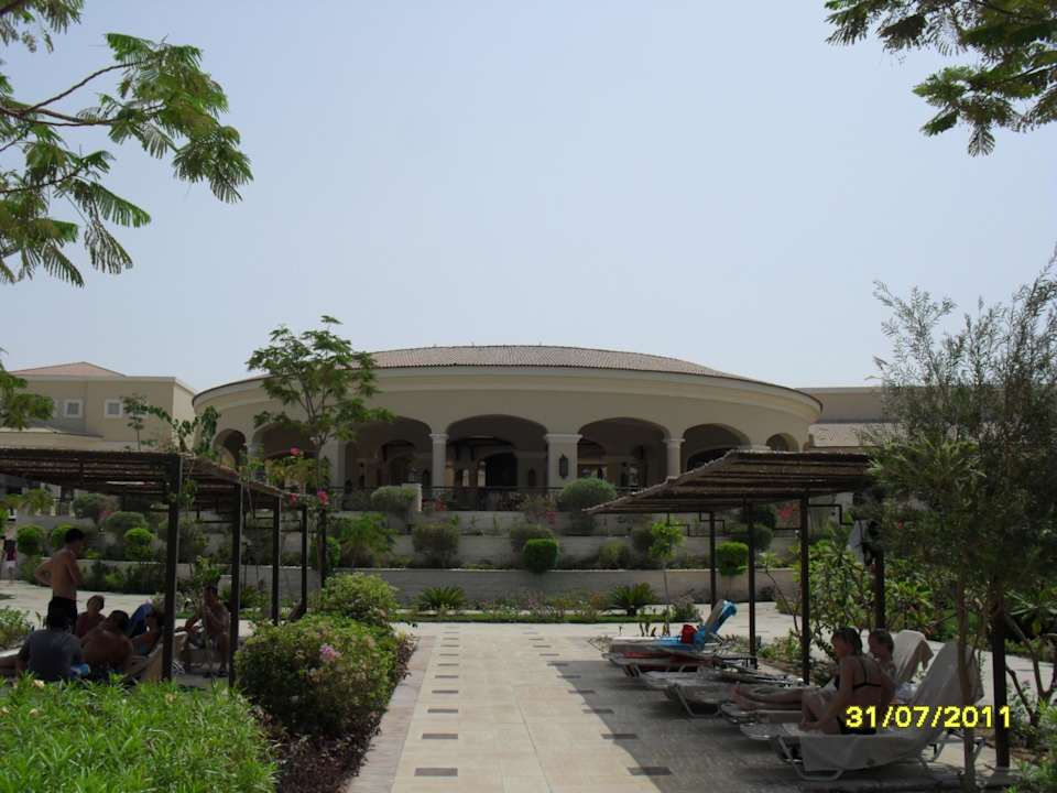 Restauracja od ogrodu JAZ Aquamarine Resort