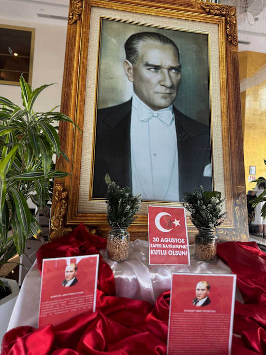 Sonstiges Azura Deluxe Resort & Spa Hotel