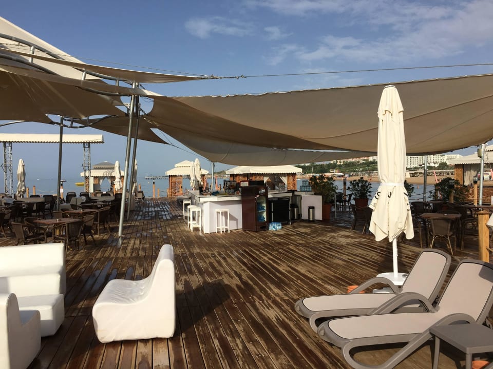 Steg mit Bar VONRESORT Golden Beach