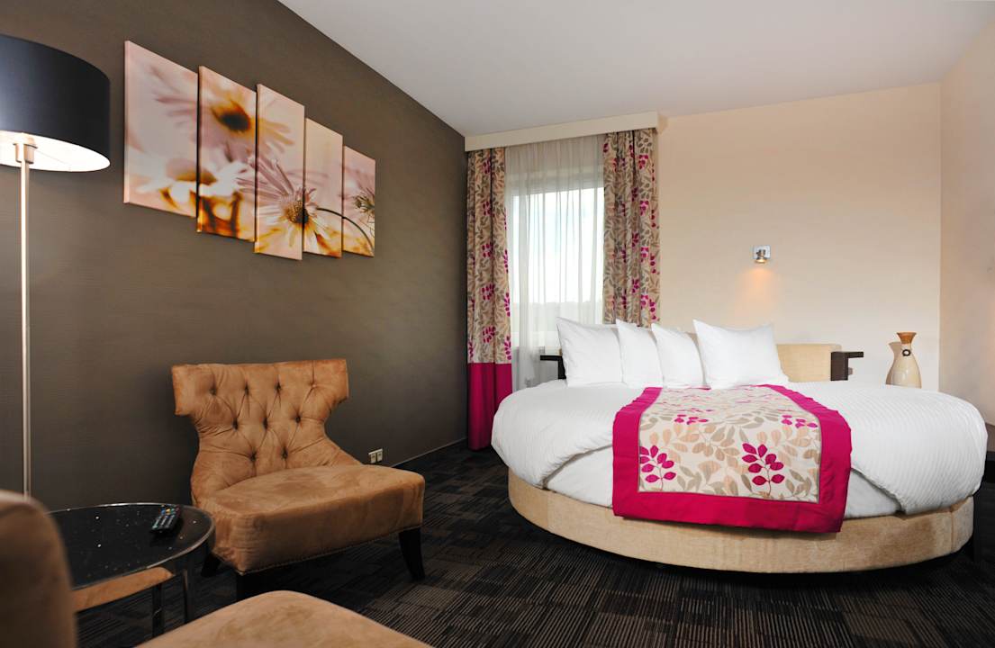 Round Executive Hotel 3 Trio