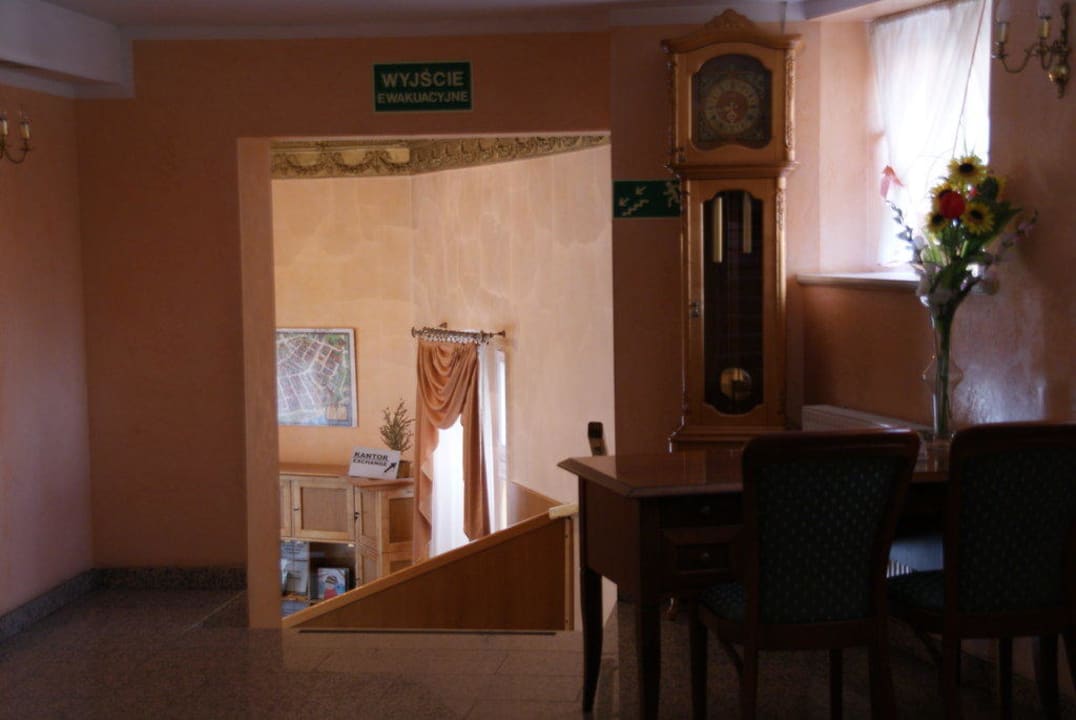 Wypasiony lobby bar/ kacik internetowy Hotel Polonia