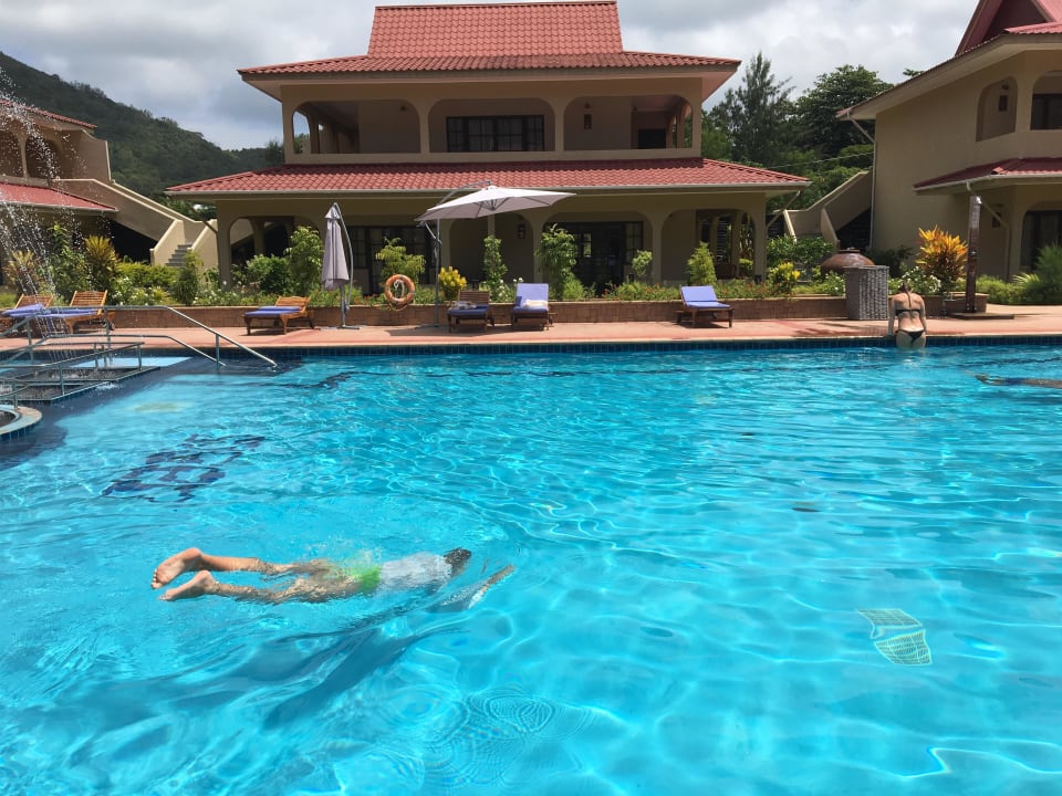 Schwimmen The Oasis Hotel Restaurant & Spa