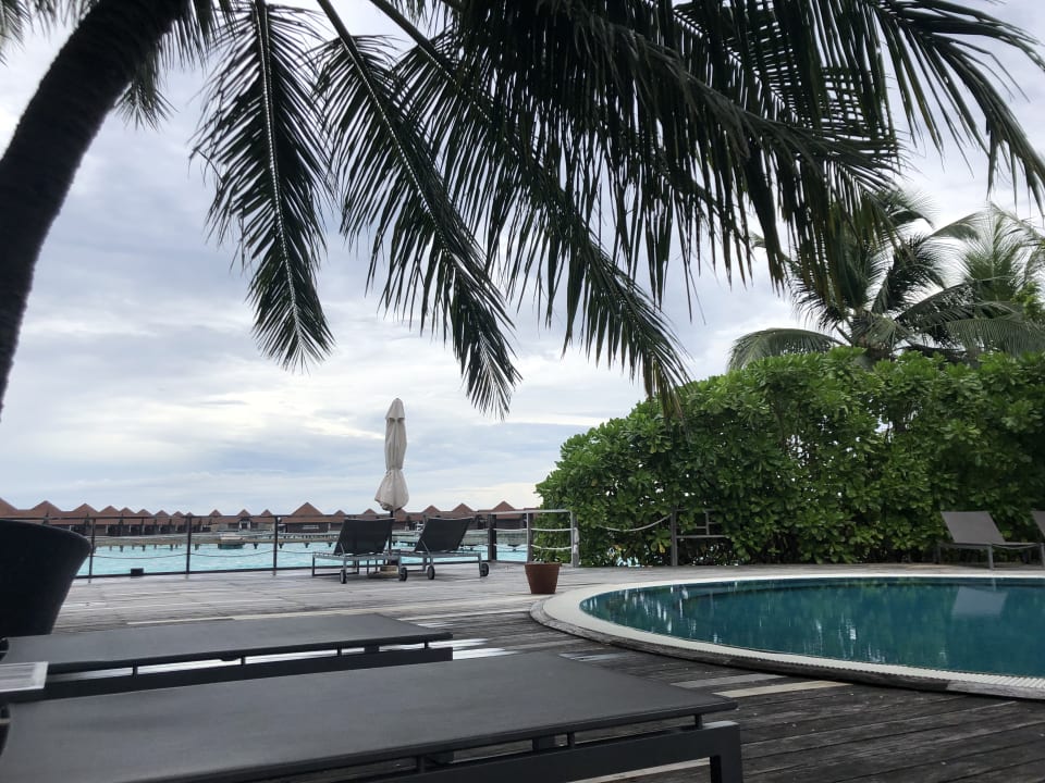 Pool ROBINSON MALDIVES