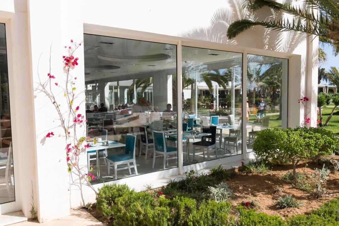Blick ins neu restaurierte Hauptrestaurant Djerba Plaza Thalasso & Spa