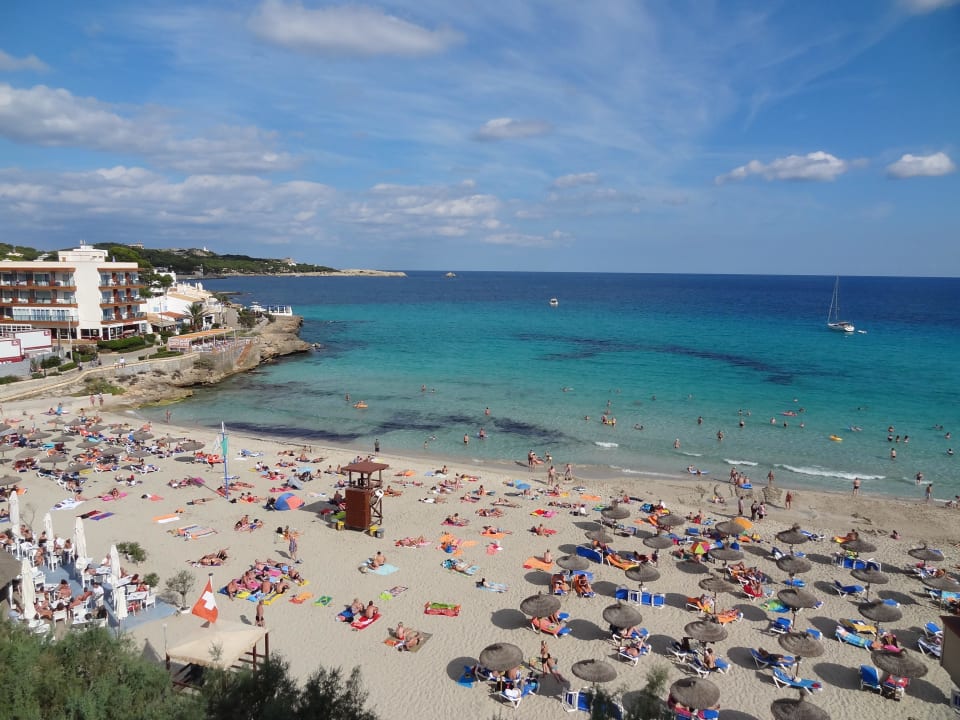 Blick vom Dach des Hotels auf den Son Moll Strand Hotel Na Forana