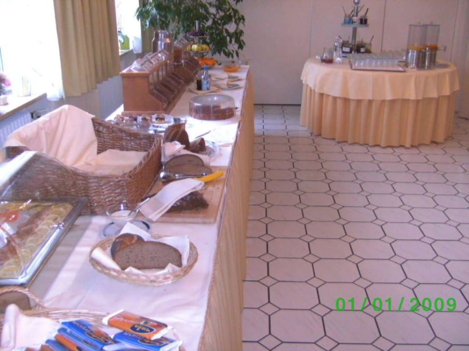 Frühstücksbuffet / Restaurant Hotel Apollo