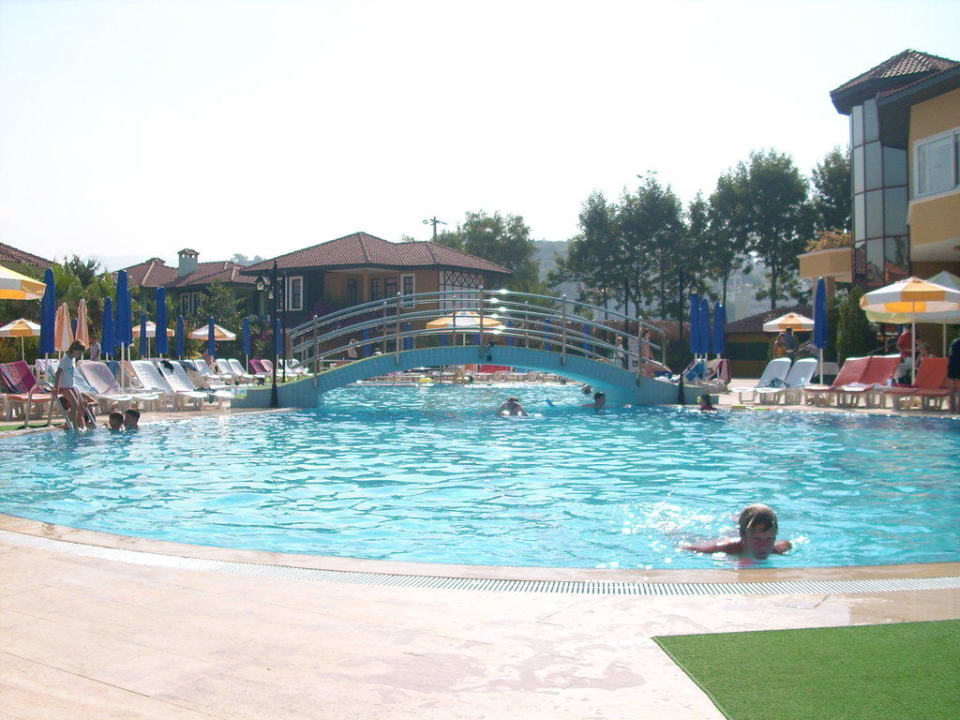 Der Pool Club Dizalya
