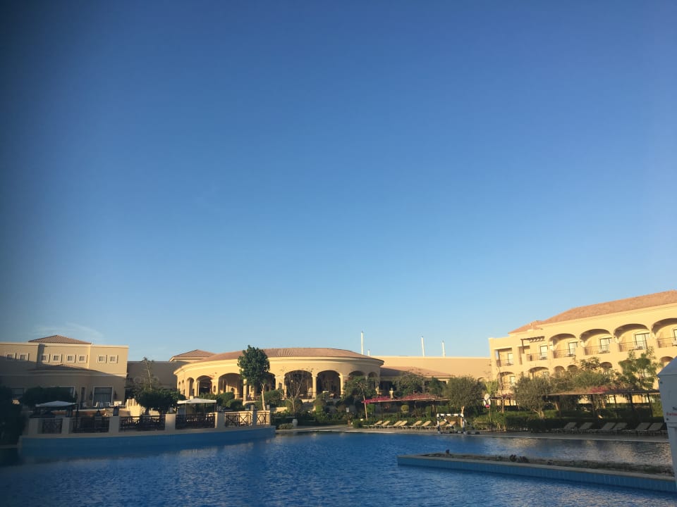 Lobbygebäude und Topaz Restaurant über Main Pool JAZ Aquamarine Resort