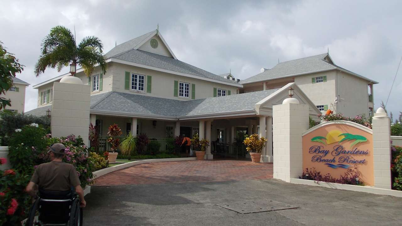 Eingang Bay Gardens Beach Resort