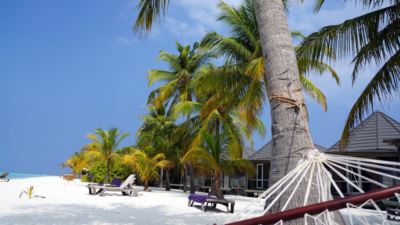 Beachvilla Kuredu Island Resort & Spa